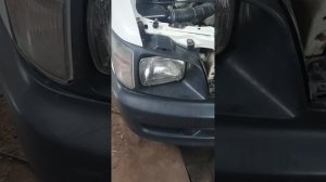 как поменять лампочку на фаре тойота лит айс?