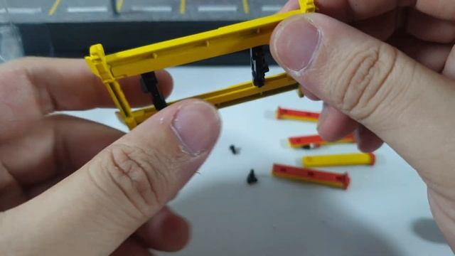 Shell Oil Four Post Lift by Greenlight | UNBOXING and REVIEW | Adjustable position смотреть онлайн