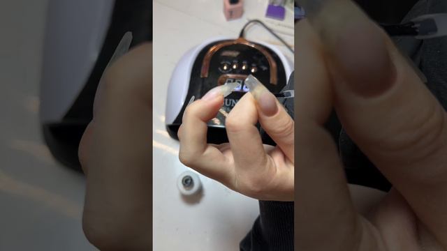 коррекция ногтей себе #маникюр #маникюрмосква @amina.nailtech смотреть онлайн