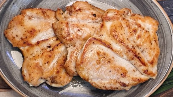 Как приготовить куриное филе на сковороде. How to cook chicken fillet in a pan.
