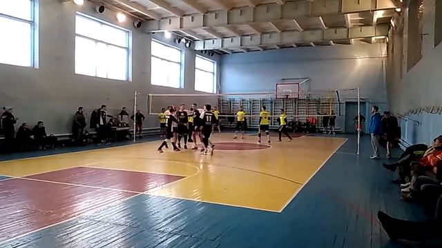 Чемпионат Мариуполя по волейболу. "ЛЕВЫЙ БЕРЕГ" - "МАНГУШ" / 3-й тайм смотреть онлайн