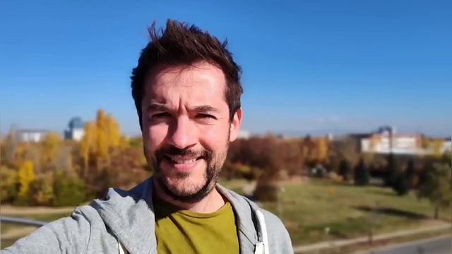 Motorola Razr 5G: The Best Smartphone EVER! - Official 2023 | Moto Razr