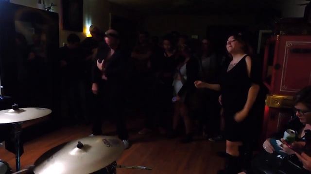 10/13/19 spooky sunday@mantis salon, austin, tx dancing for eerie family смотреть онлайн