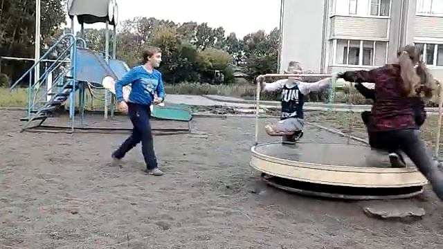 Прыгаем с карусели на большой скорости 2