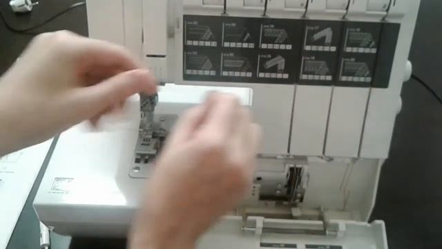Коверлок Leader VS 390D. Небольшой обзор. Заправка нити для распошивальной строчки. смотреть онлайн