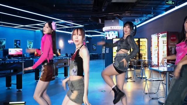 KPOP IN PUBLIC｜(G)I-DLE QUEENCARD DANCE COVER смотреть онлайн