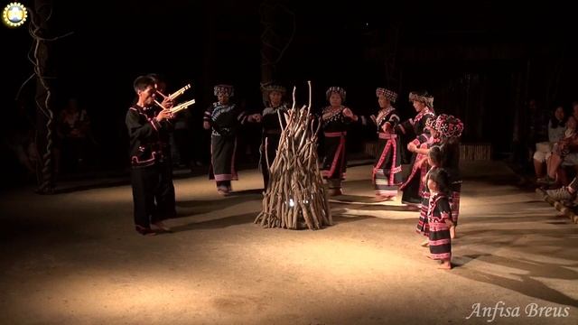 Khan Tok Dinner. Chiang Mai. смотреть онлайн