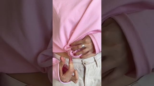 Как завязать УЗЕЛ на футболке? смотреть онлайн