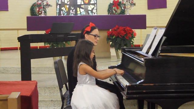 Snowfall at Sunrise - Holiday Piano Music смотреть онлайн