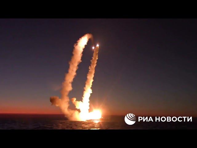 Кадры ночных пусков Крылатых ракет с акватории Черного моря. смотреть онлайн