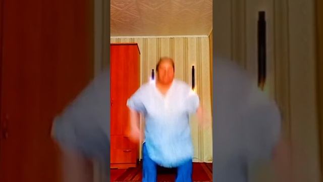бабка танцует под плюс минус ОЧТОРОЖНО ЕСТЬ МАТЫ С РОДИТЕЛЯМИ НЕ СМОТРЕТЬ! смотреть онлайн