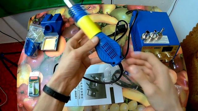 Распаковка термовоздушной паяльной станции Yaxun 886D смотреть онлайн
