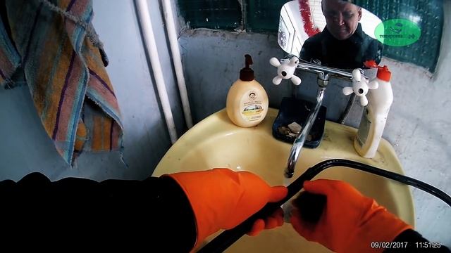 Замена лобового стекла своими руками на Шевроле. Как вклеить стекло на Ауди, Опель, Хендай, ВАЗ,Фор смотреть онлайн