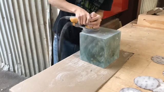 Куб из эпоксидной смолы смотреть онлайн