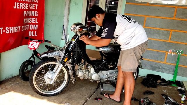 Restorasi honda legenda 2003 jadi glowing nih!! смотреть онлайн