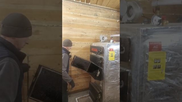 Топим котёл Польская жара Тугнуйским углем