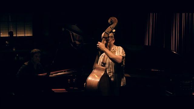 Avishai Cohen & Makoto Ozone - Matrix (Live at Blue Note Tokyo - 2023) смотреть онлайн
