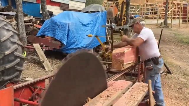 Пилорама с приводом от трактора, технология распила бревна на доски смотреть онлайн