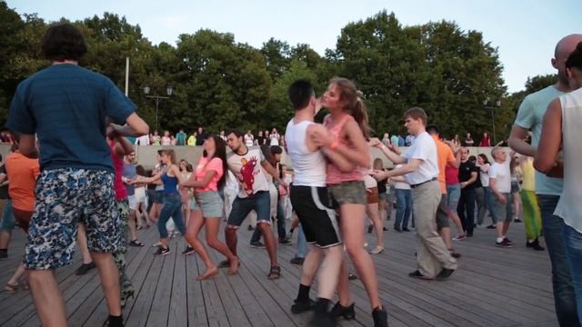 Хастл это чувственность, тем более такой.