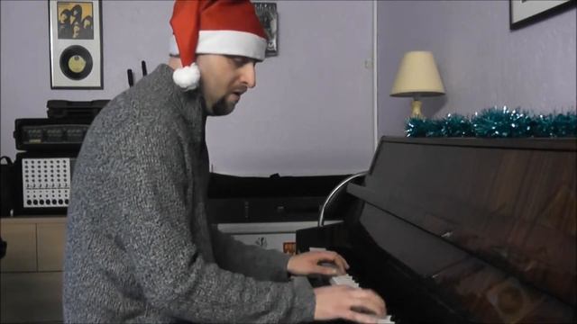 Jingle Bells - TOM GOSS (Originally written by James Lord Pierpont) смотреть онлайн