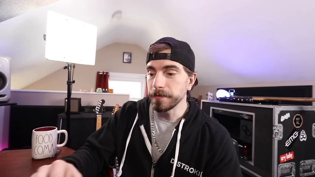 SO MANY NEW GUITARS TO DISCUSS! смотреть онлайн