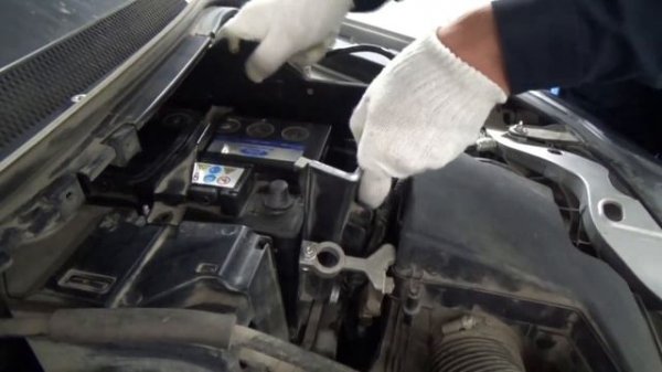 Замена АКБ на Ford Focus 2