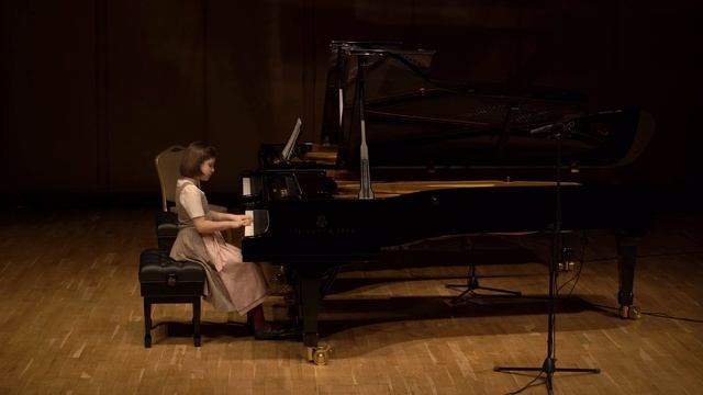 Beethoven - Piano Sonata No 19, Op. 49 No1 - Vera Selivanenko (piano) смотреть онлайн