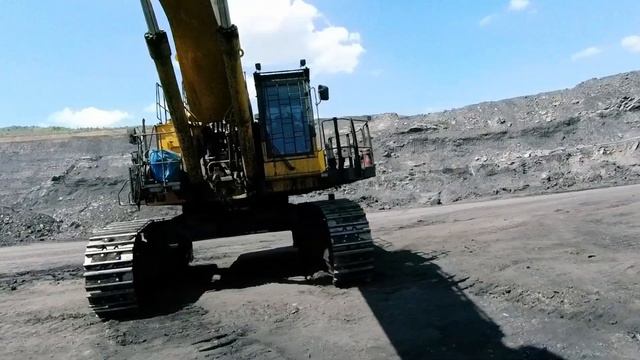 Komatsu 72, PC-1250-8 Official Video, Открытые горны работы