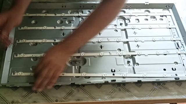 Ремонт подсветки телевизора SAMSUNG серии UE32F5000AK смотреть онлайн