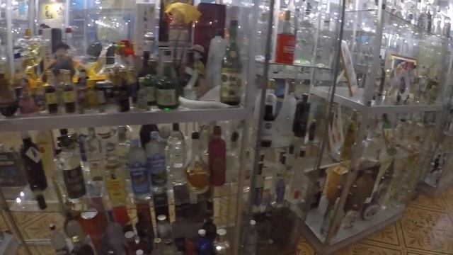 МУЗЕЙ ИСТОРИИ ВОДКИ НА ВЕРНИСАЖЕ МОСКВА THE VODKA HISTORY MUSEUM ON THE OPENING DAY OF MOSCOW смотреть онлайн