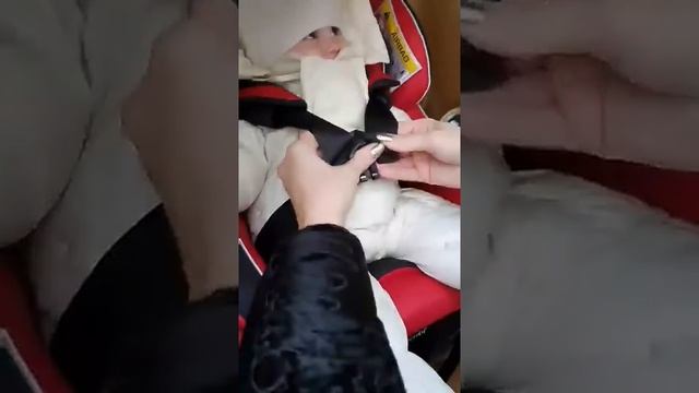 Как правильно посадить ребенка в автокресло? смотреть онлайн