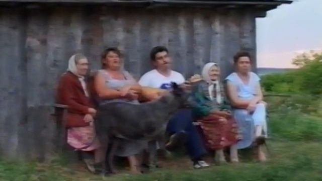 Частушки на завалинке (было дело, зажигали мы с мамой 20 лет назад) смотреть онлайн