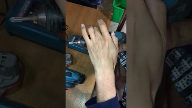 Аккумуляторная дрель-шуруповерт Makita 6271D смотреть онлайн