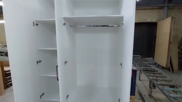 "Гамма" Шкаф трехстворчатый с ящиками. смотреть онлайн