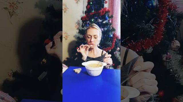 MUKBANG|МУКБАНГ| Sour Cabbage Soup And Egg With Caviar|Кислые щи и яйцо с икрой???