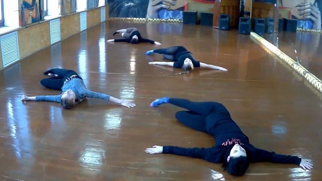 CONTEMPORARY FLOORWORK routine смотреть онлайн