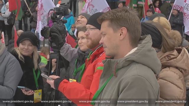 Лукашенко рассказал, кто подарил ему часы Patek Philippe смотреть онлайн