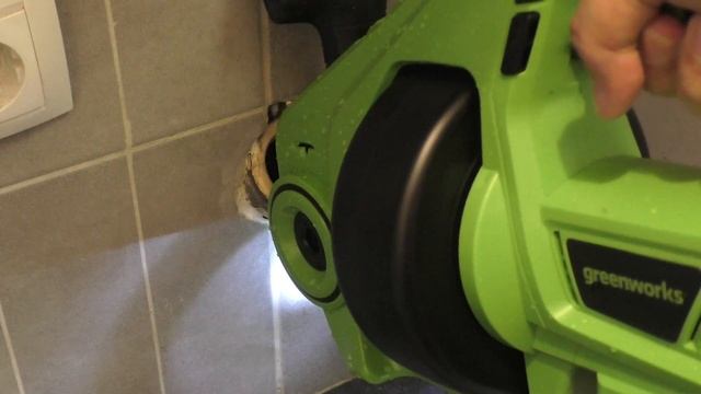 Как быстро прочистить трубы и не испачкаться. Аккумуляторный сантехнический трос Greenworks G24DA смотреть онлайн