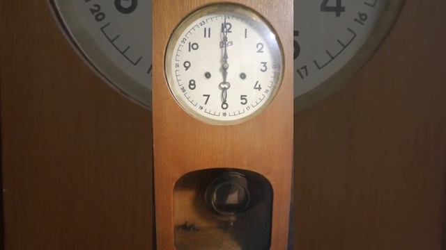 Советские настенные часы омз с маятником и боем смотреть онлайн