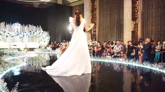Albert & Melly / Cinderella La Valse de L'Amour Wedding First Dance / Dancefirst Indonesia смотреть онлайн