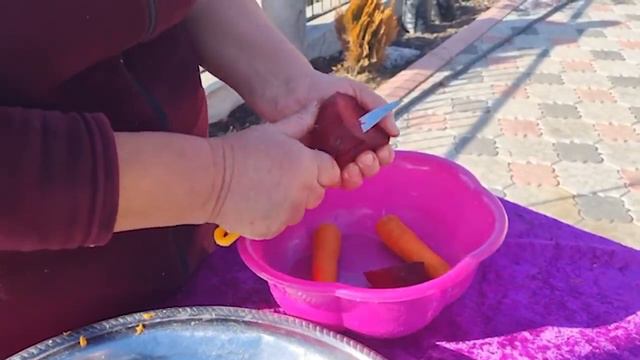 Бабушка приготовила капустный суп с овощами Азербайджанская Кухня Деревенская Кухня Рецепты смотреть онлайн