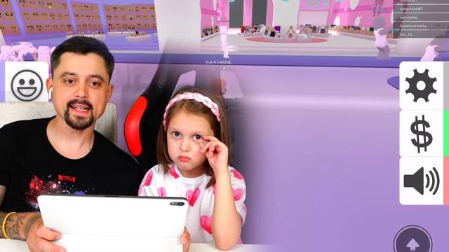 Амелька устраивает ПОКАЗ МОД с Roblox! Чей наряд круче? Играй с Амелькой в Fashion Famous! смотреть онлайн
