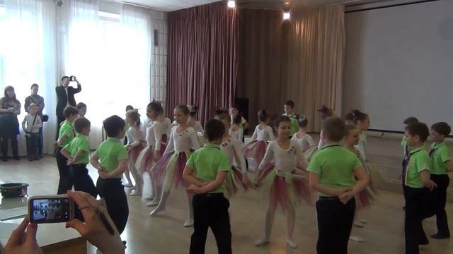 Подснежник в Первом "Г" смотреть онлайн