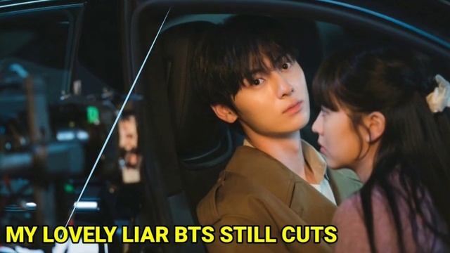 Hwang Min Hyun Lip Biting. Is He Attracted To Sohyun?  (황민현은 소현에게 끌리나요?)