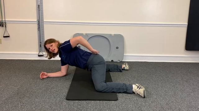 Loosen Tight Hips With the Frog Stretch with Sea Lark Chiropractic смотреть онлайн
