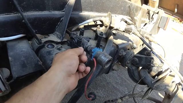 Отказали тормоза на прицепе из-за не заводского разобщительного крана смотреть онлайн