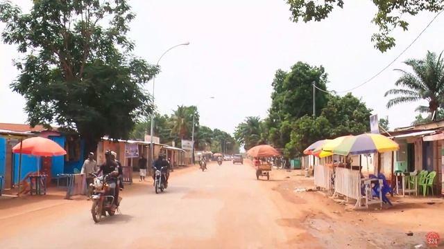 Une promenade le long des rues centrales de la capitale - Поездка по главным улицам столицы смотреть онлайн