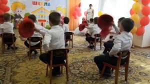 Танец со шляпами, джентельменов.