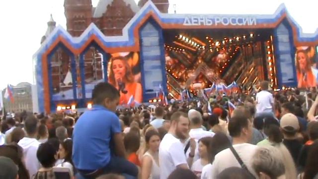 Праздничный концерт на Красной Площади посвященный Дню России. смотреть онлайн