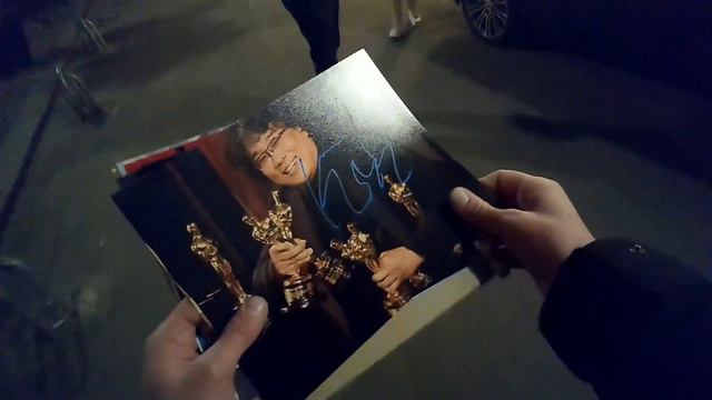 Bong Joon-ho signing autographs in Paris смотреть онлайн